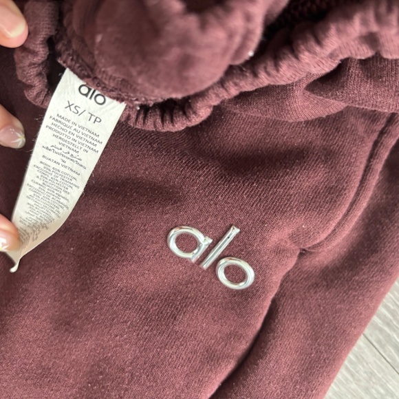 ALO Accolade Sweat Set - Picture 4 of 8